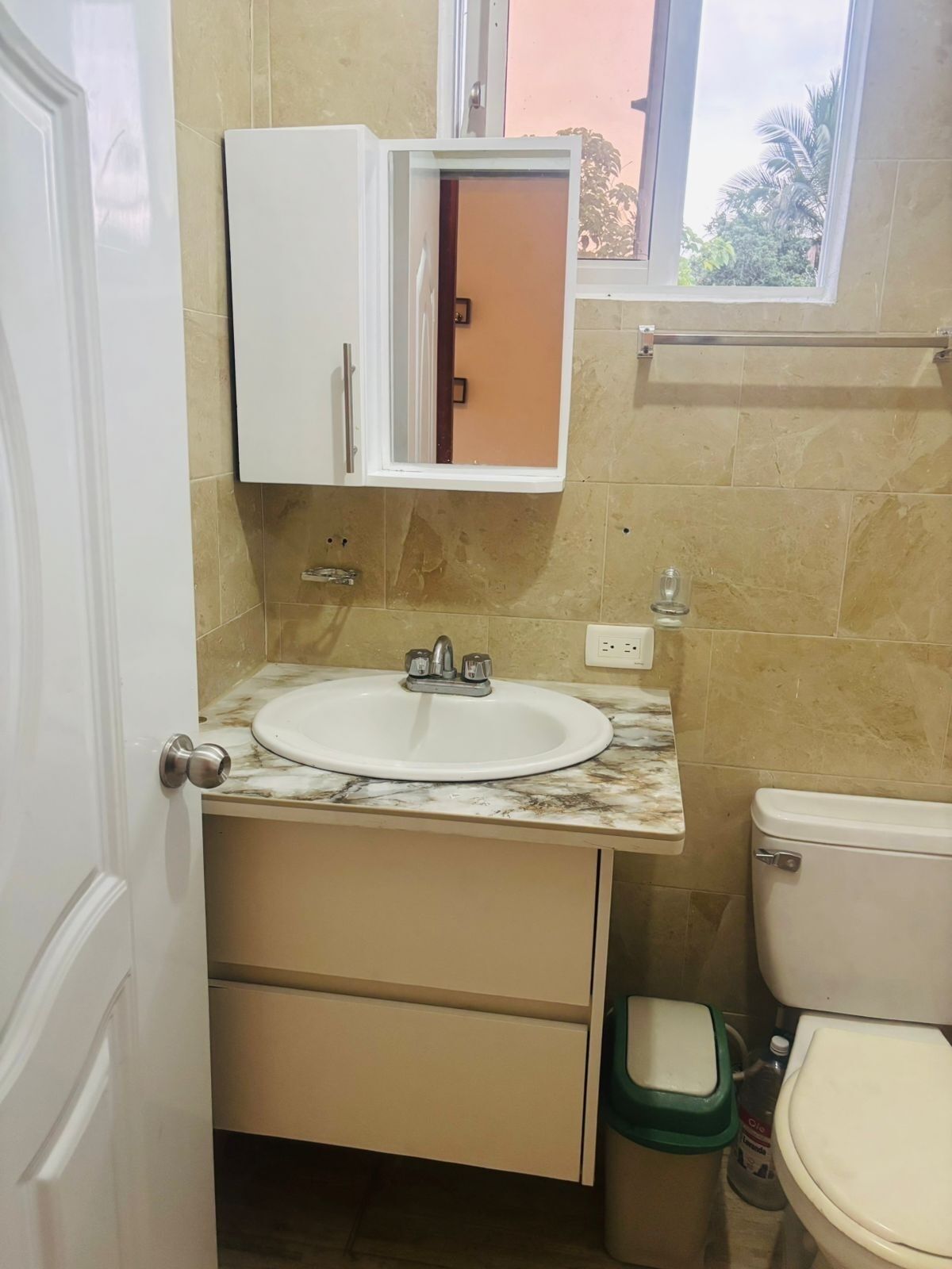 Handtücher, Seife, Toilettenpapier