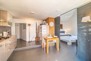 3 chambres, fer et planche à repasser, accès Internet, draps fournis