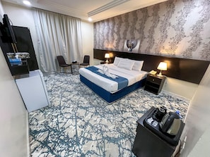 Economy-Doppelzimmer, Stadtblick | Hochwertige Bettwaren, Verdunkelungsvorhänge, Bügeleisen/Bügelbrett