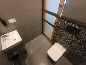 淋浴設備、提供毛巾、番梘