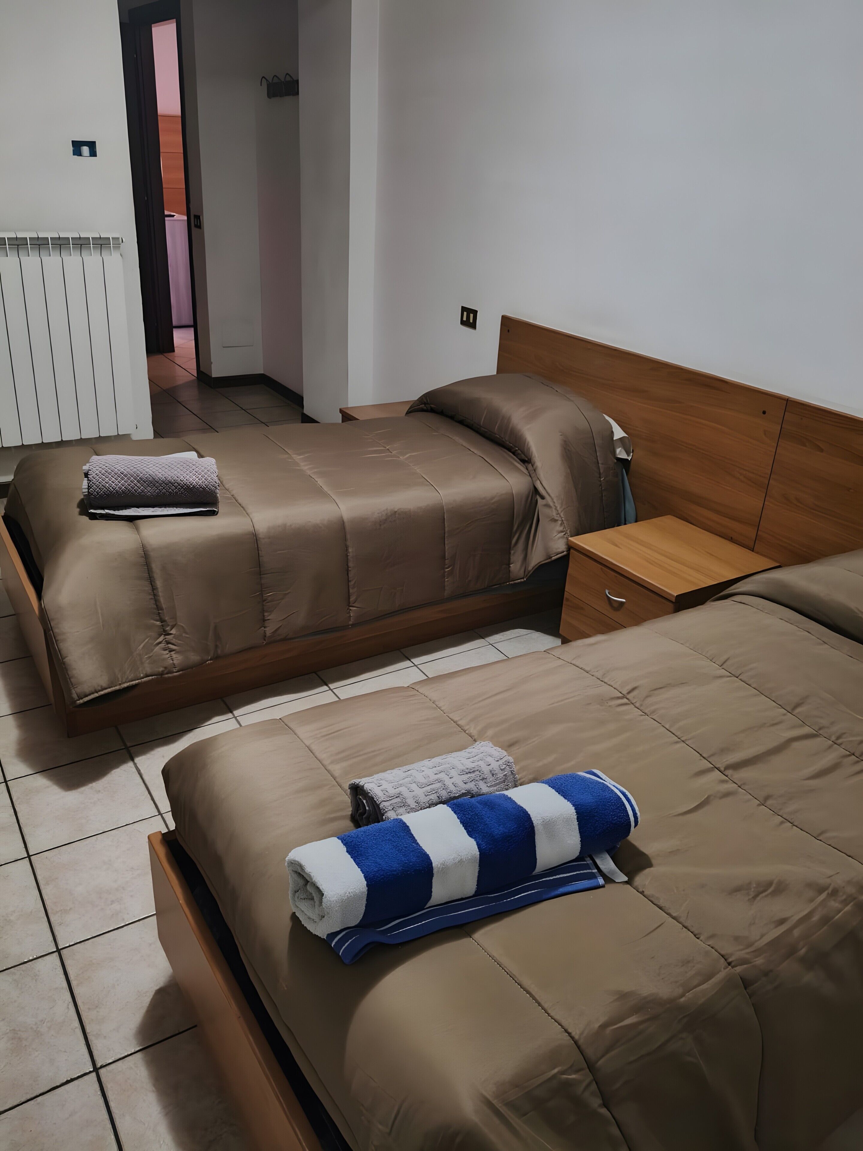 WiFi, bed sheets