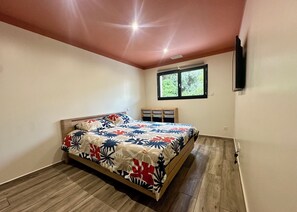 3 bedrooms, iron/ironing board, travel cot, free WiFi