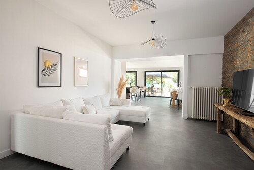 Villa de Luxe Theolina à Castres - 5 bedrooms, pool & garden