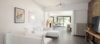 Villa de Luxe Theolina à Castres - 5 bedrooms, pool & garden