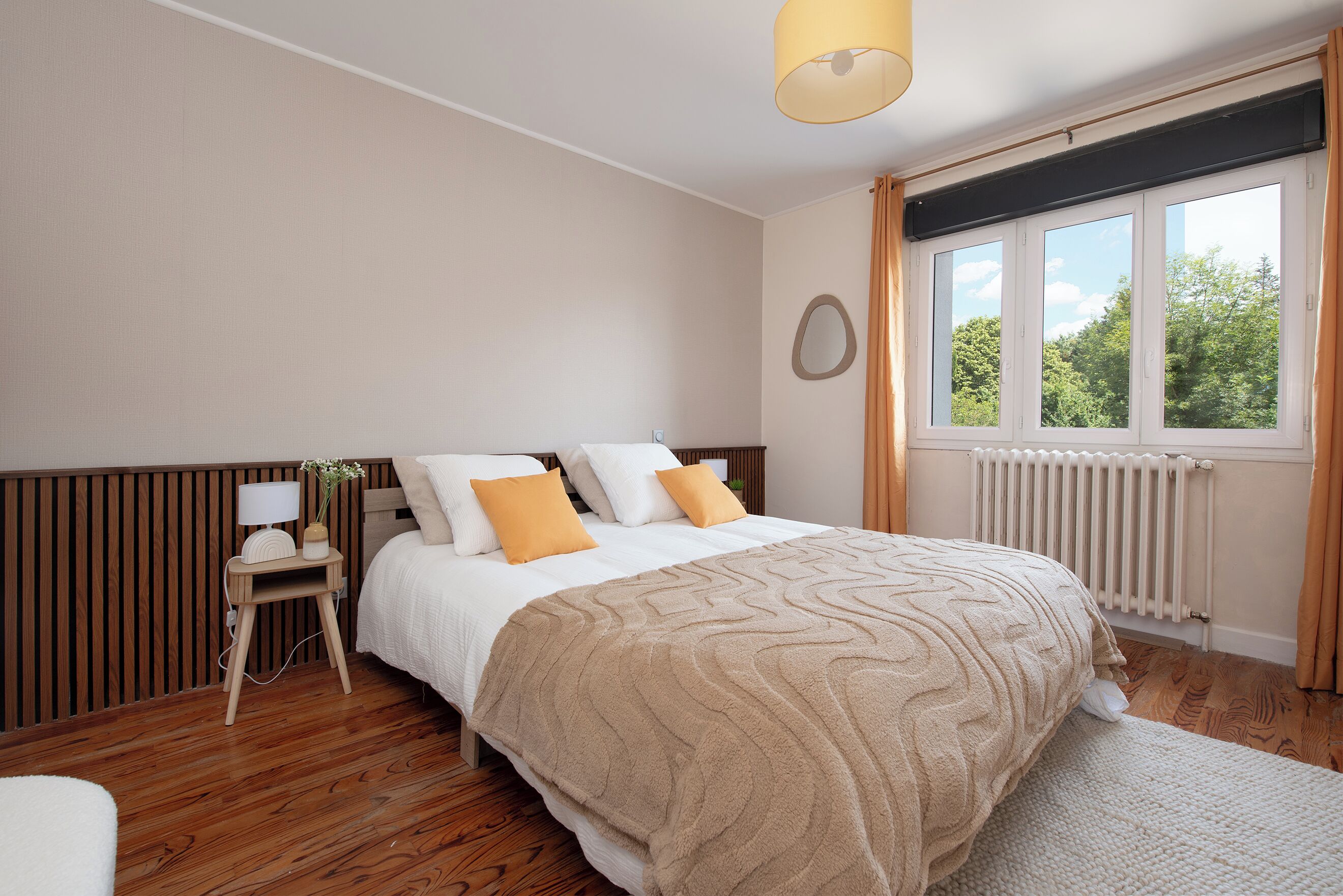 5 slaapkamers, een strijkplank/strijkijzer, wifi, beddengoed