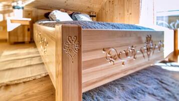 Deluxe Chalet, Terrace, Mountain View (Domek 3 - Parzenica) | Desk, free WiFi