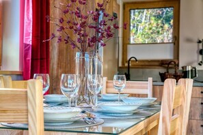 Deluxe Chalet, Terrace, Mountain View (Domek 1 - Lilija) | Dining room