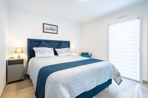 3 habitaciones, tabla de planchar con plancha, wifi y ropa de cama