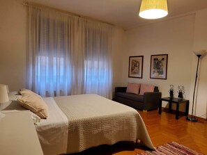3 Schlafzimmer, Bügeleisen/Bügelbrett, Internetzugang, Bettwäsche