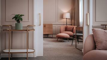 Grand suite, uitzicht op stad | Luxe beddengoed, bedden met traagschuimmatras, een minibar