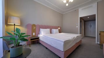 Ropa de cama de alta calidad, colchones con efecto memoria y minibar