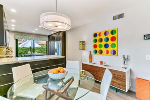 Dining - 20% Off May! Pool, Spa, Pickle Ball, Private Patio (Palm Springs)
