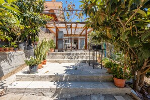 Terrace/patio - Holiday Home 'Casa Ros' with Sea View, Wi-Fi and Air Conditioning (Palermo)