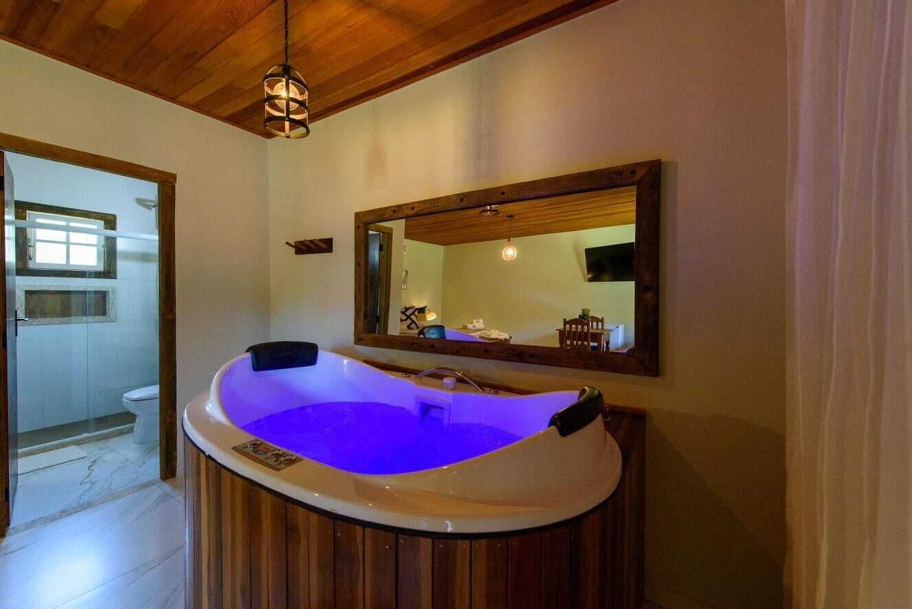 Camera Romantica, lanai, vista giardino | Ferro/asse da stiro, Wi-Fi gratuito