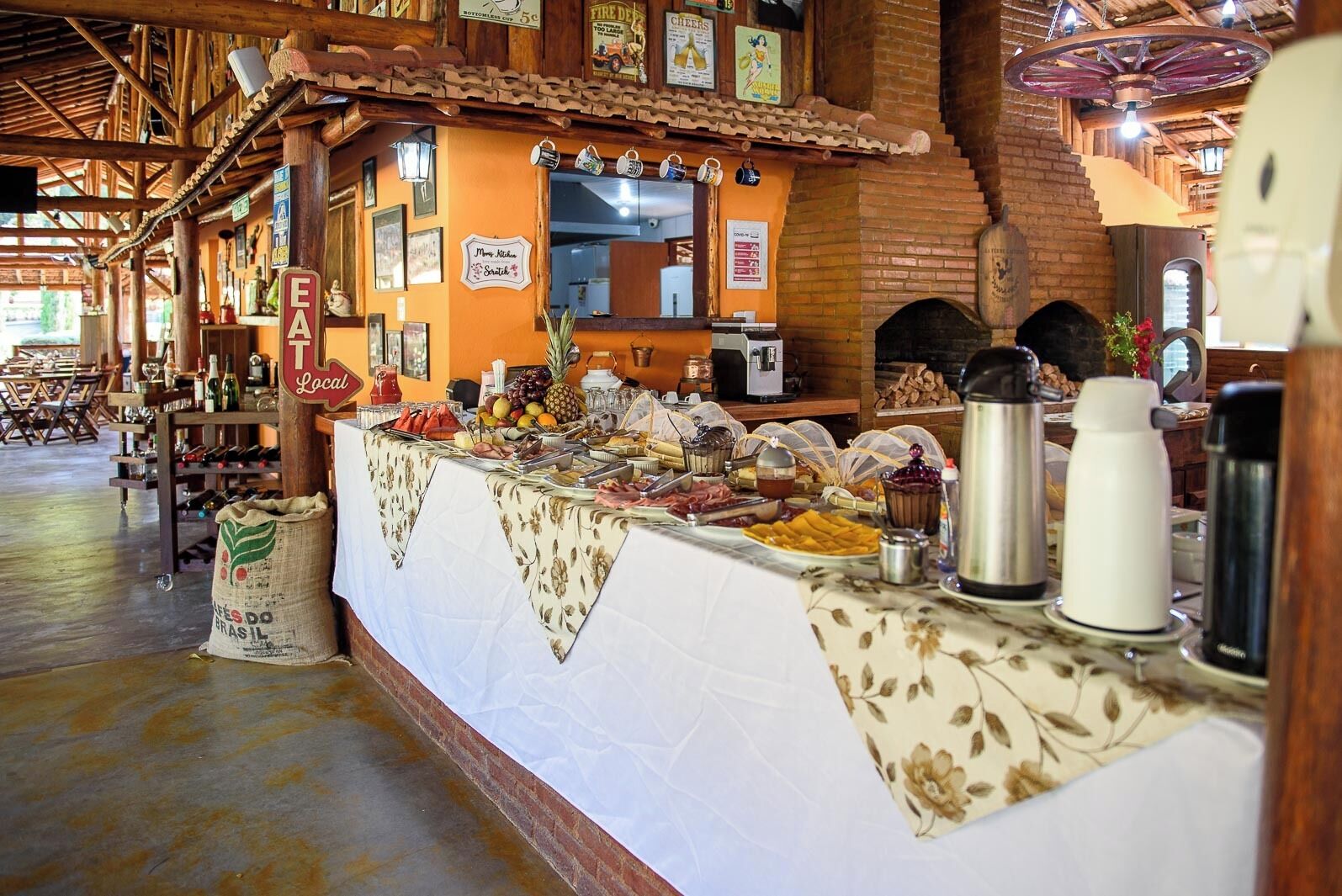 Free daily buffet breakfast