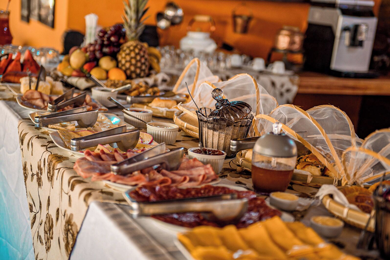 包含每日自助早餐