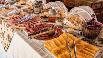 Desayuno buffet incluido todos los días