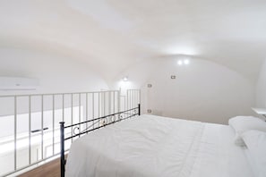 Classic Studio | Free WiFi