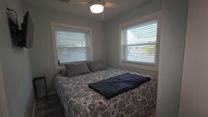 2 bedrooms, desk, iron/ironing board, free WiFi