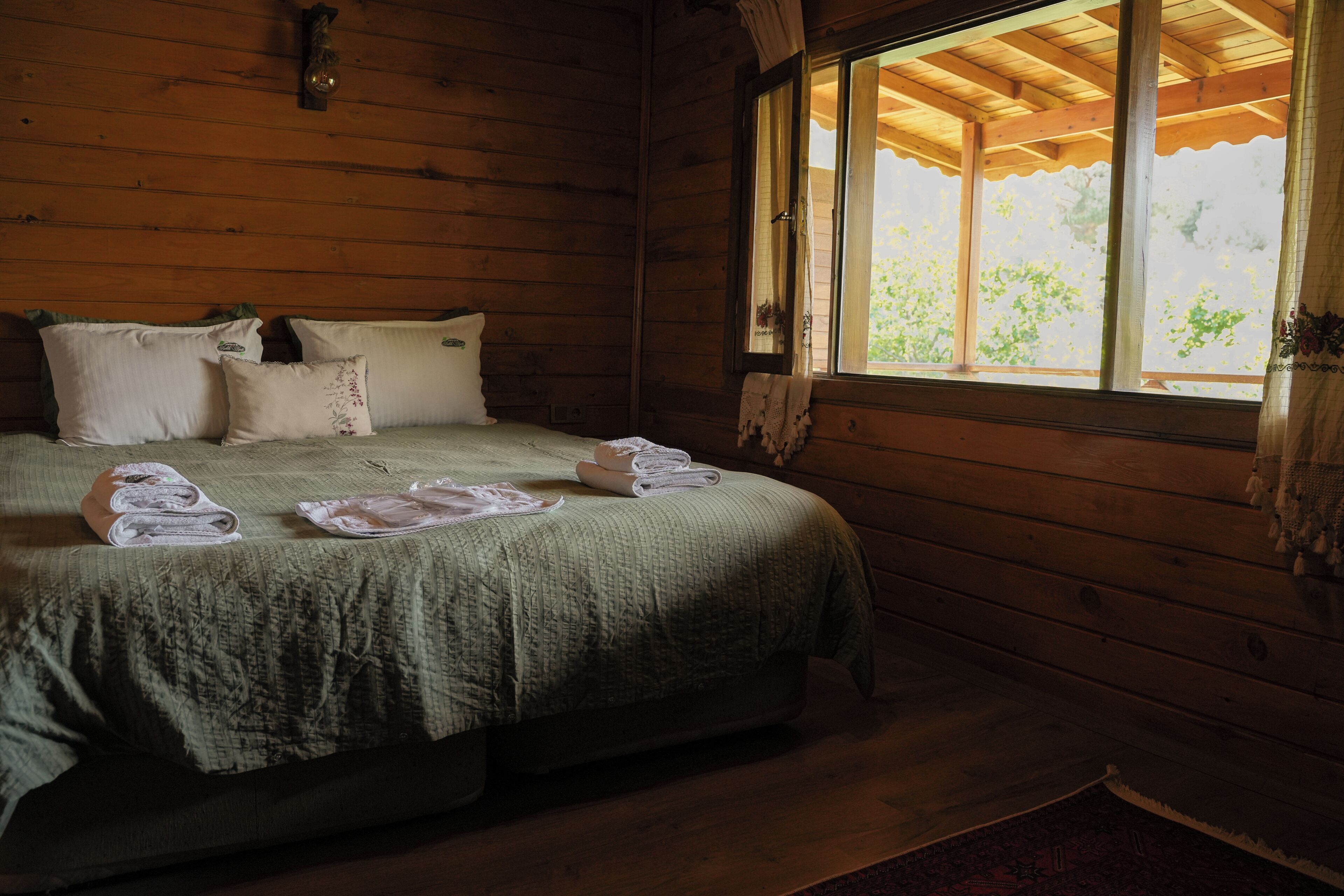 Luxury Double Room, Non Smoking | Premium bedding, desk, laptop workspace, bed sheets