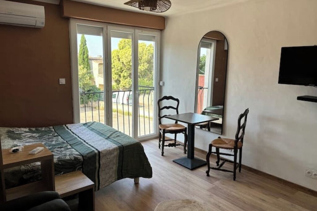 Wi-Fi gratuit, draps fournis