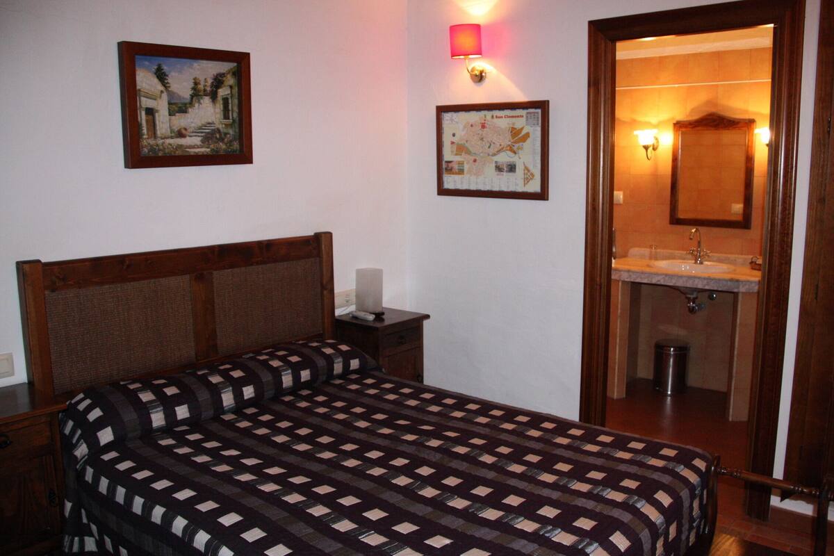 Deluxe Double Room | Free WiFi