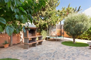 Terrace/patio - Villa 'La Gola' with Sea Views, Shared Pool and Wi-Fi (La manga)