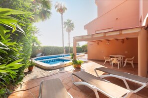 Pool - Villa 'La Gola' with Sea Views, Shared Pool and Wi-Fi (La manga)