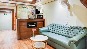 House | Meja sambut tetamu