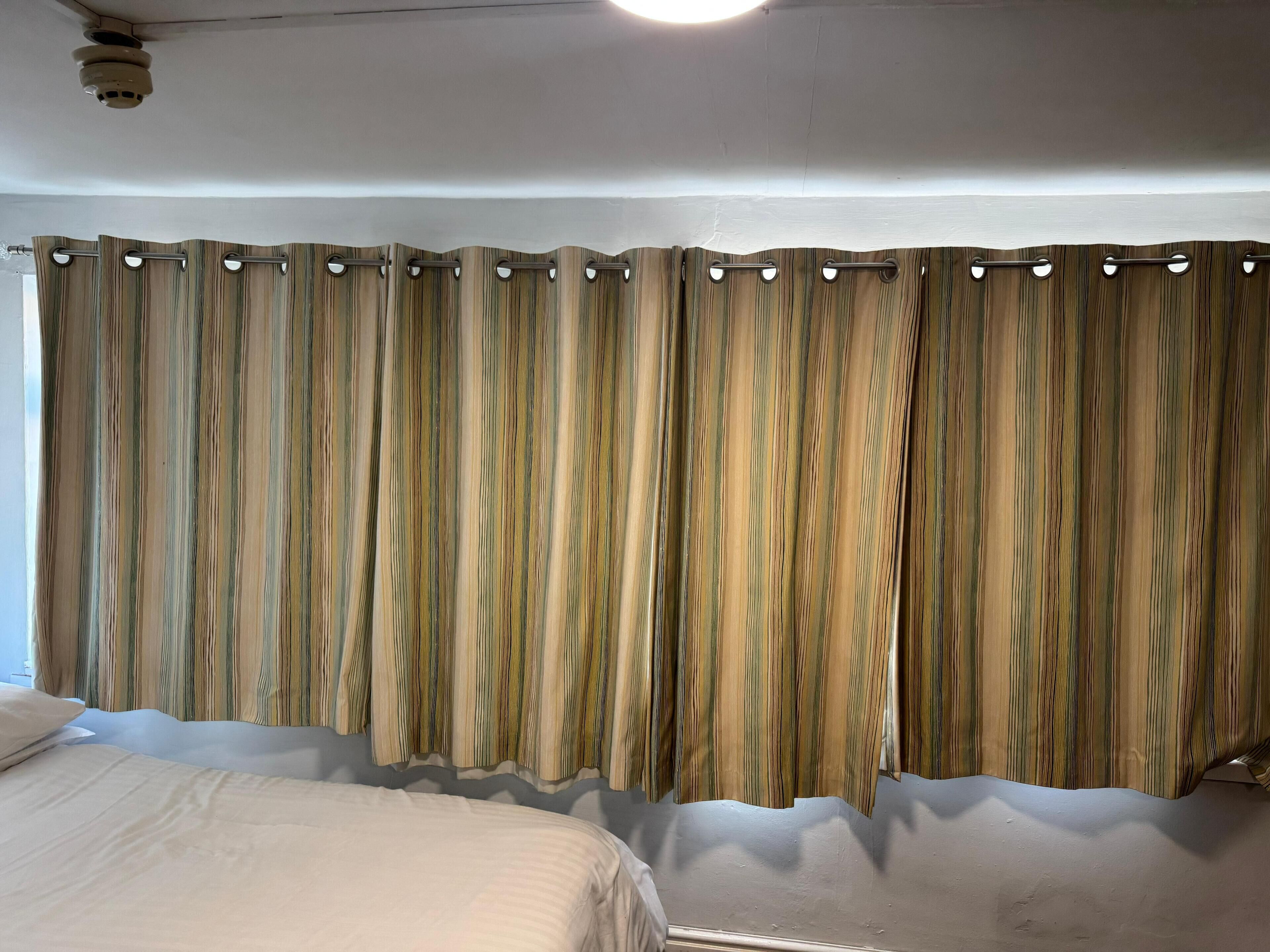 Room 101 Double Large Deluxe | ผ้าม่านกันแสง, เตารีด/โต๊ะรีดผ้า, Wi-Fi ฟรี