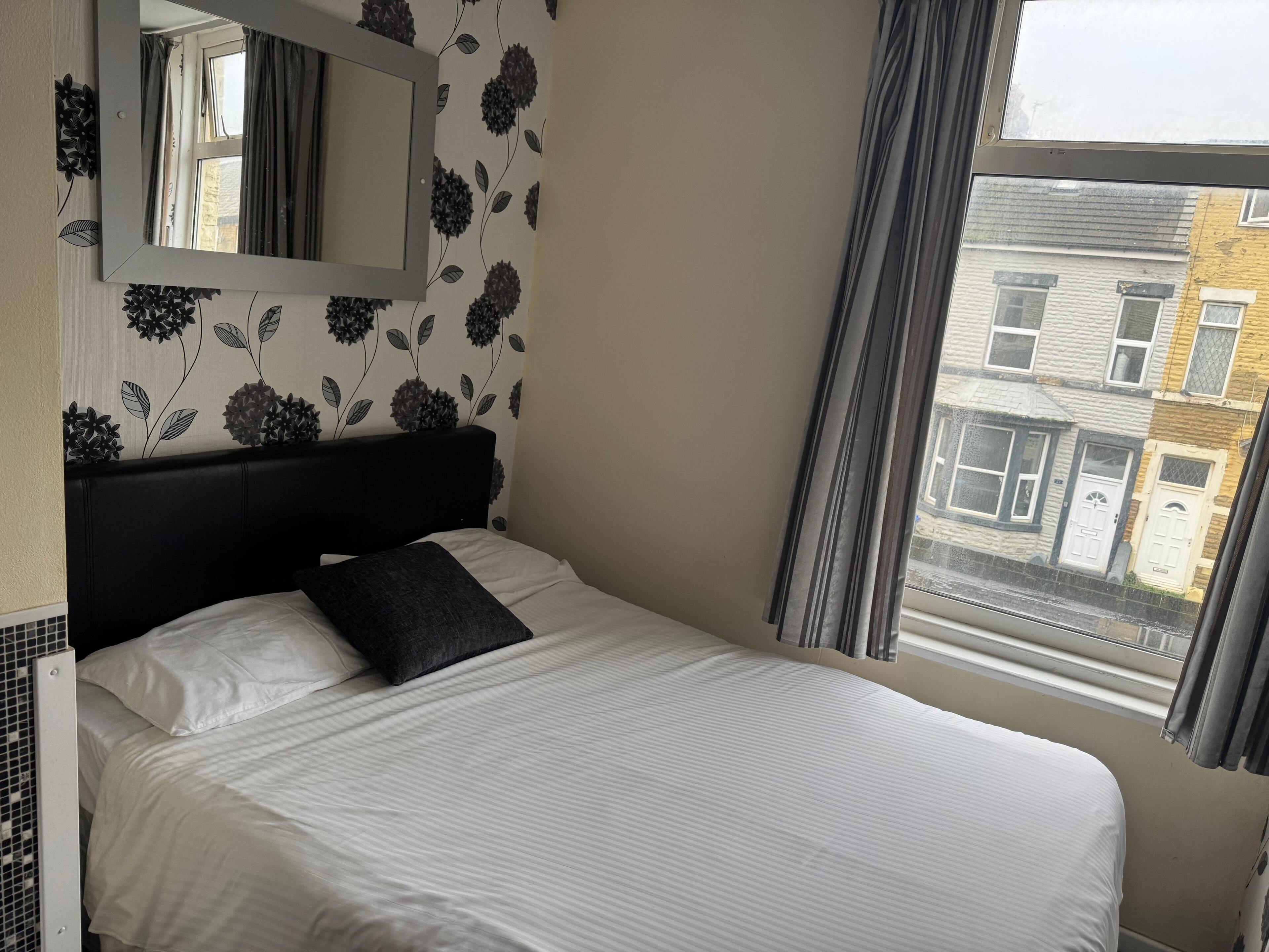 Standard Single Room 202 | Blendingsgardiner, strykejern/-brett, wi-fi (inkludert) og sengetøy