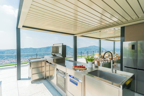 Dining tables - PureViewLuxury-Ground breakfast&pool AdultsOnly (Como)