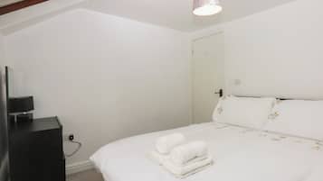 2 bedrooms, individually decorated, individually furnished