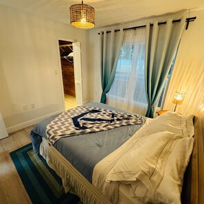3 habitaciones, tabla de planchar con plancha, internet y ropa de cama 
