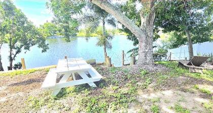 #55 The Lakeside Oasis Pool Home by Joyful Moments