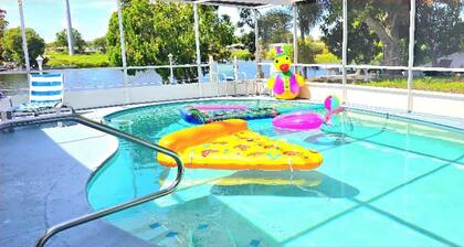 #55 The Lakeside Oasis Pool Home by Joyful Moments