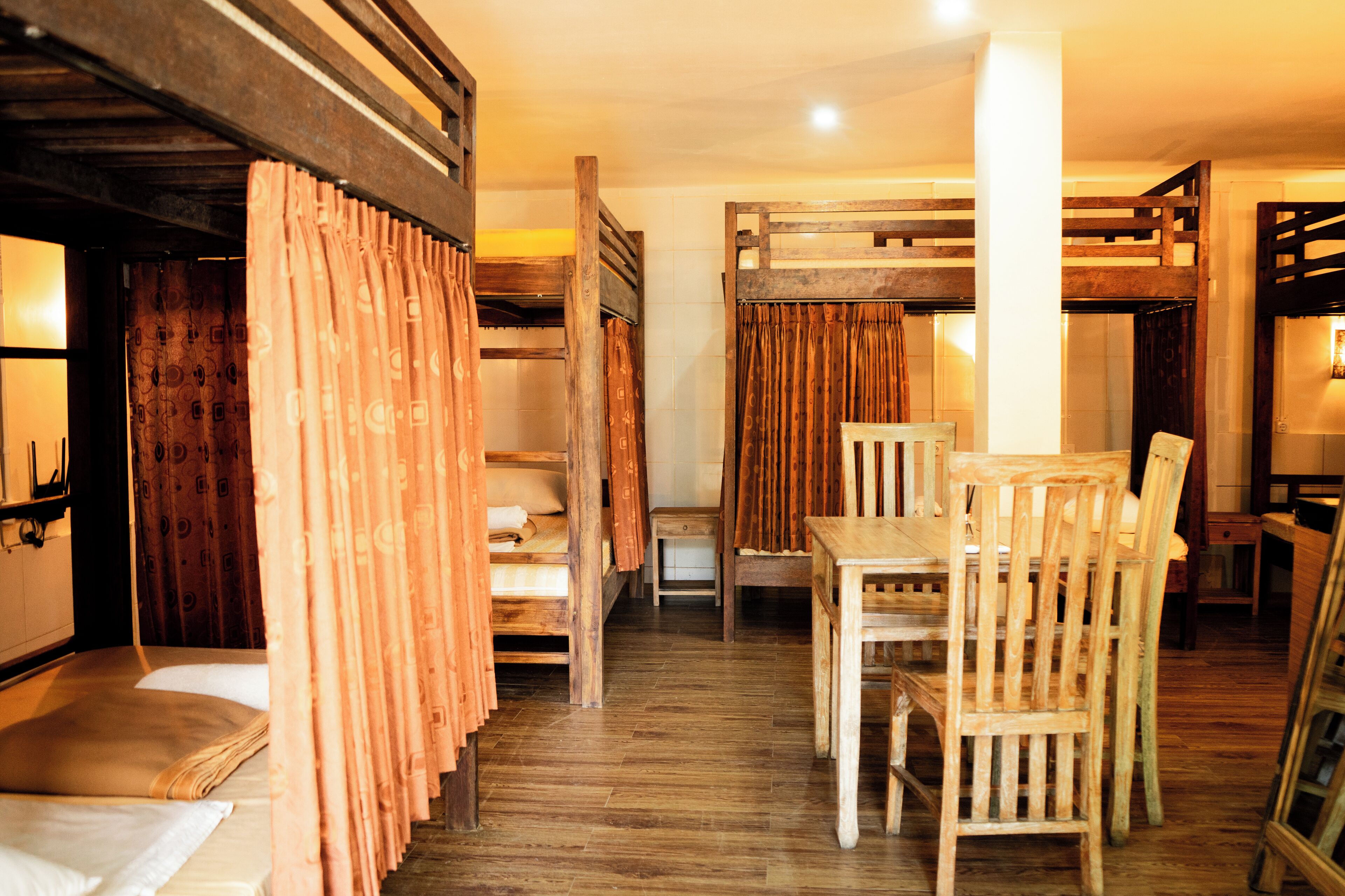 Hypo-allergenic bedding, free WiFi, bed sheets