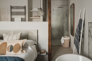 1 chambre, fer et planche à repasser, lit parapluie, Wi-Fi gratuit