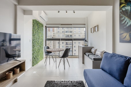 Basic Apartment | Living area | TV. Apt in SP 600m From Allianz Parque - Tro0154
