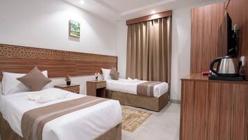 Twin Room | Minibar, soundproofing, iron/ironing board, free WiFi