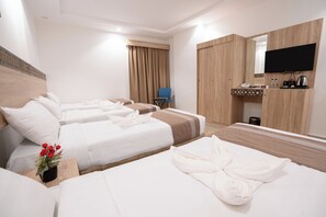 Quadruple Room | Minibar, soundproofing, iron/ironing board, free WiFi