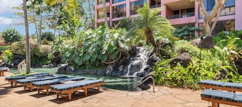 Petite Retreat at Kahana Falls