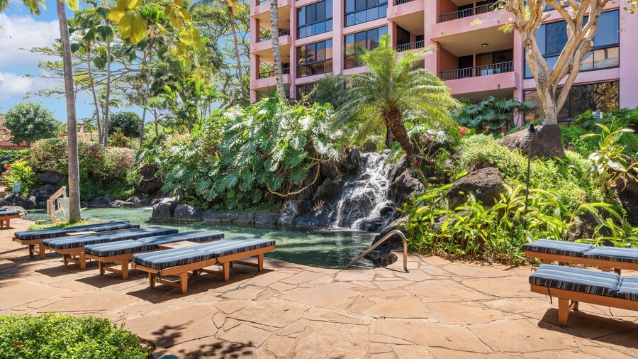 Petite Retreat at Kahana Falls