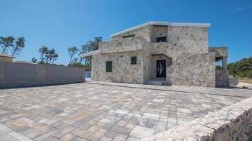 Villa, 5 Bedrooms, Smoking, Private Pool | Exterior