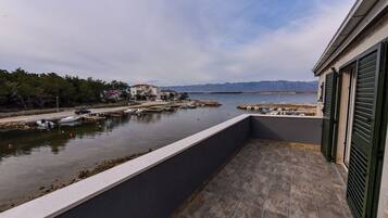 Villa, 5 Bedrooms, Smoking, Private Pool | Property grounds