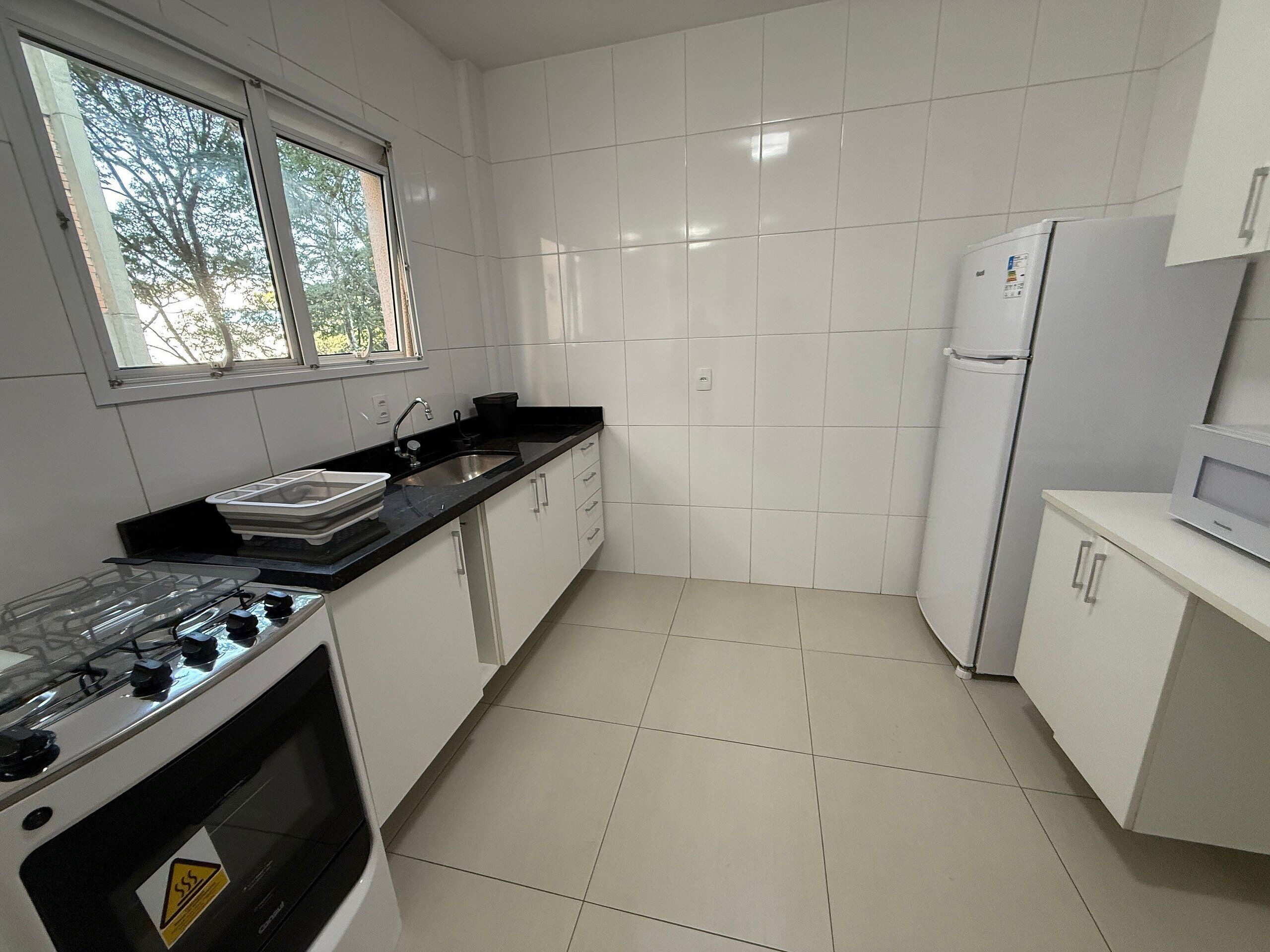 Réfrigérateur, micro-ondes, four, cafetière/bouilloire