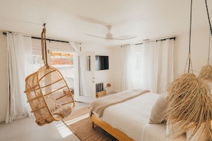 3 Schlafzimmer, Schreibtisch, Bügeleisen/Bügelbrett, Reisekinderbett