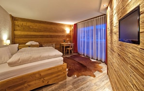 In-room safe, desk, blackout drapes, free WiFi