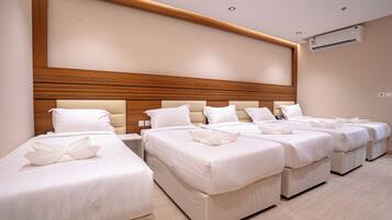 Minibar, insonorización, tabla de planchar con plancha y wifi gratis