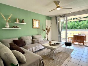 Smart-TV, Tischtennisplatte